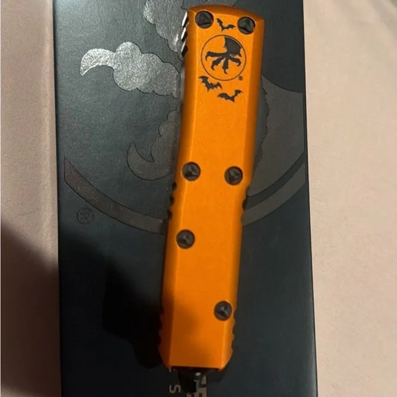Microtech OTF Signature Series  - Halloween Edition - Picture 3 of 4